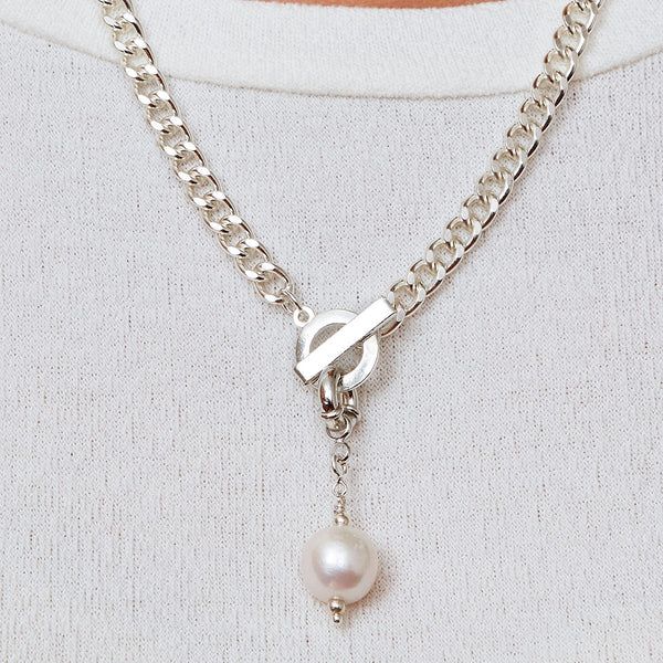 Glendora Silver Chain Necklace with Toggle Clasp and Pearl Pendant 16 inch